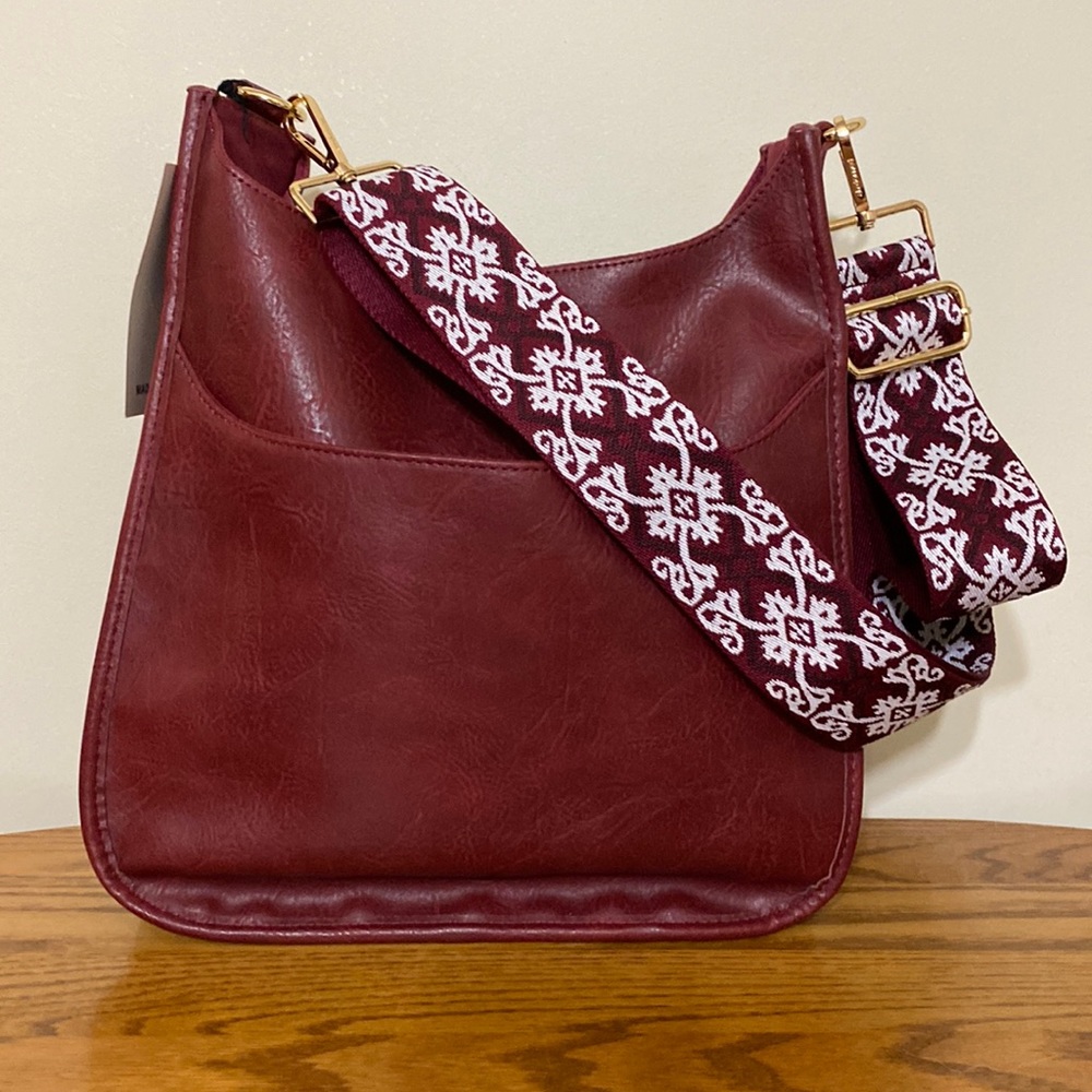 ah• dorned a bag NWT